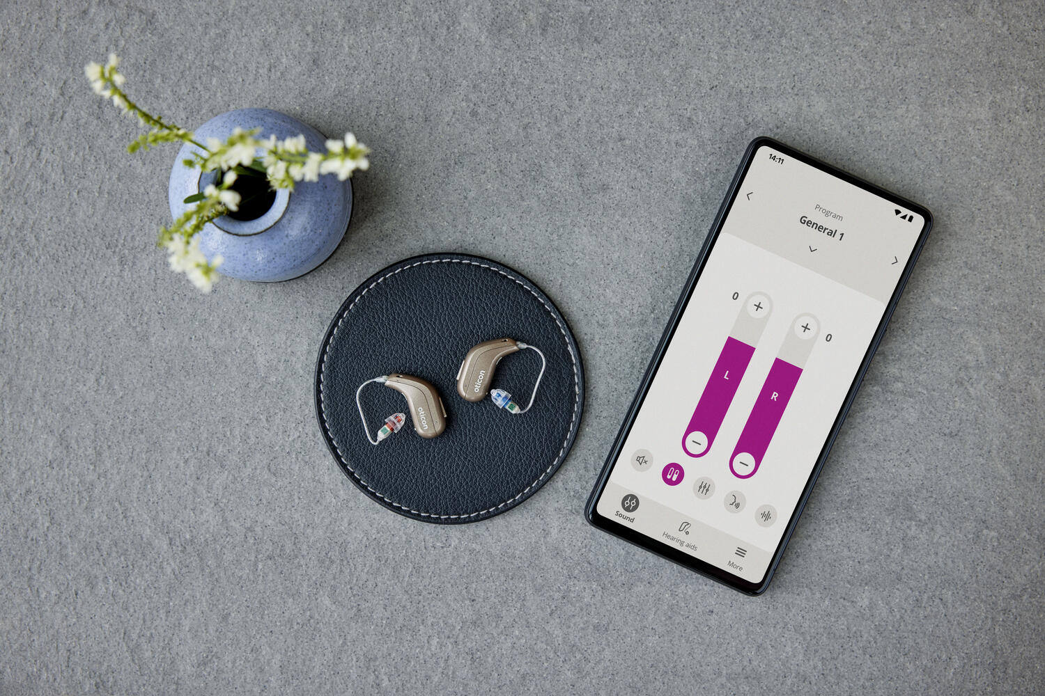Oticon_Intent_Still_Life_miniRITE_Android_Phone_MS_0165_JPG